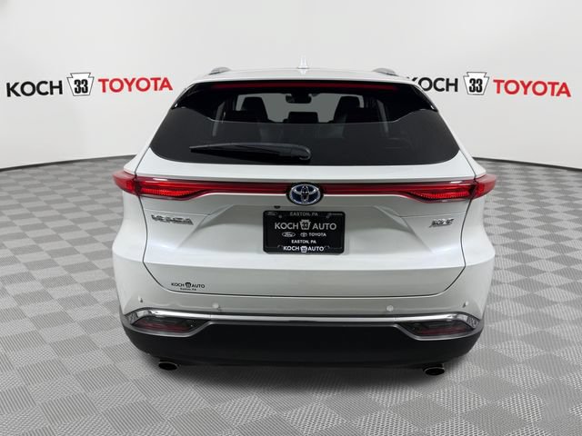 Certified 2024 Toyota Venza XLE AWD/4WD image 7