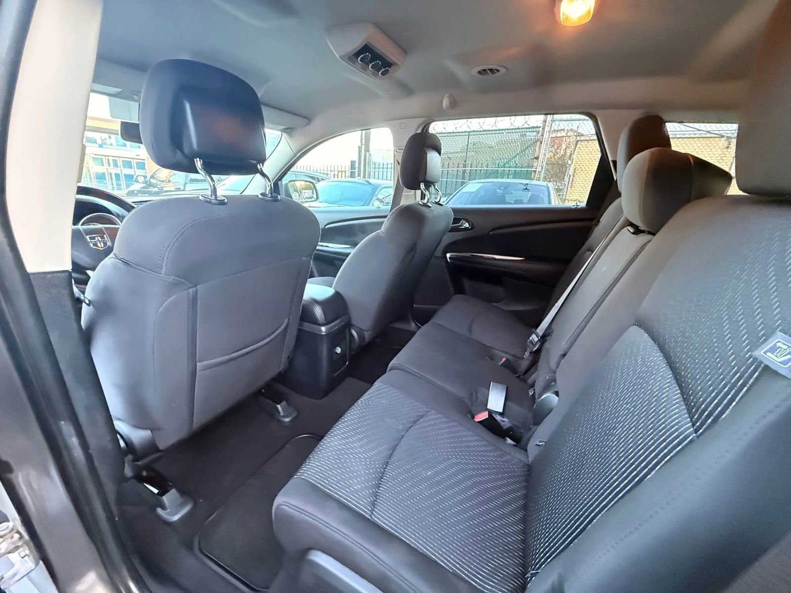 Used 2017 Dodge Journey SE w/ Flexible Seating Group image 23