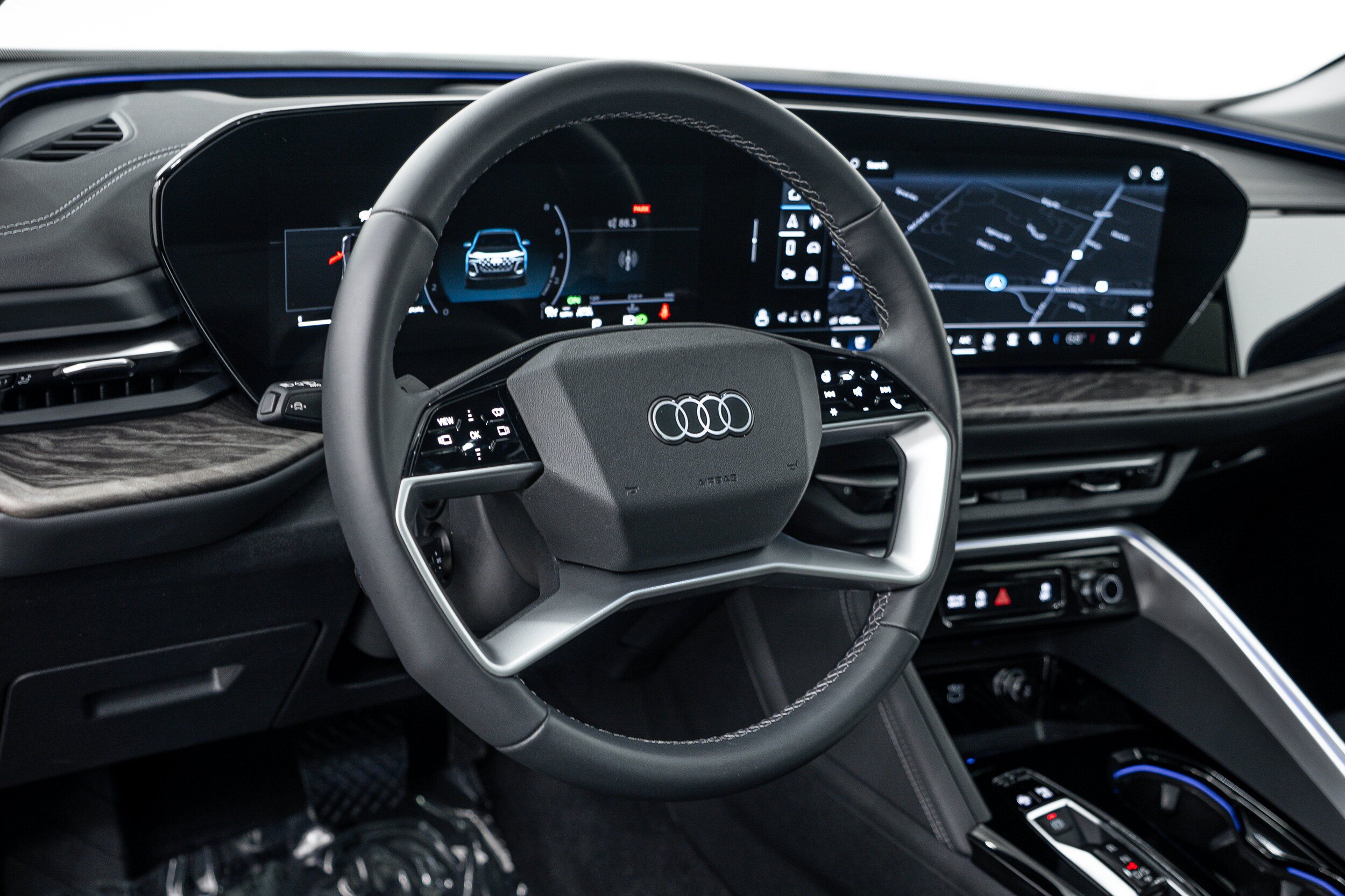 Used 2025 Audi Q5 Premium Plus w/ Premium Plus AWD/4WD image 11