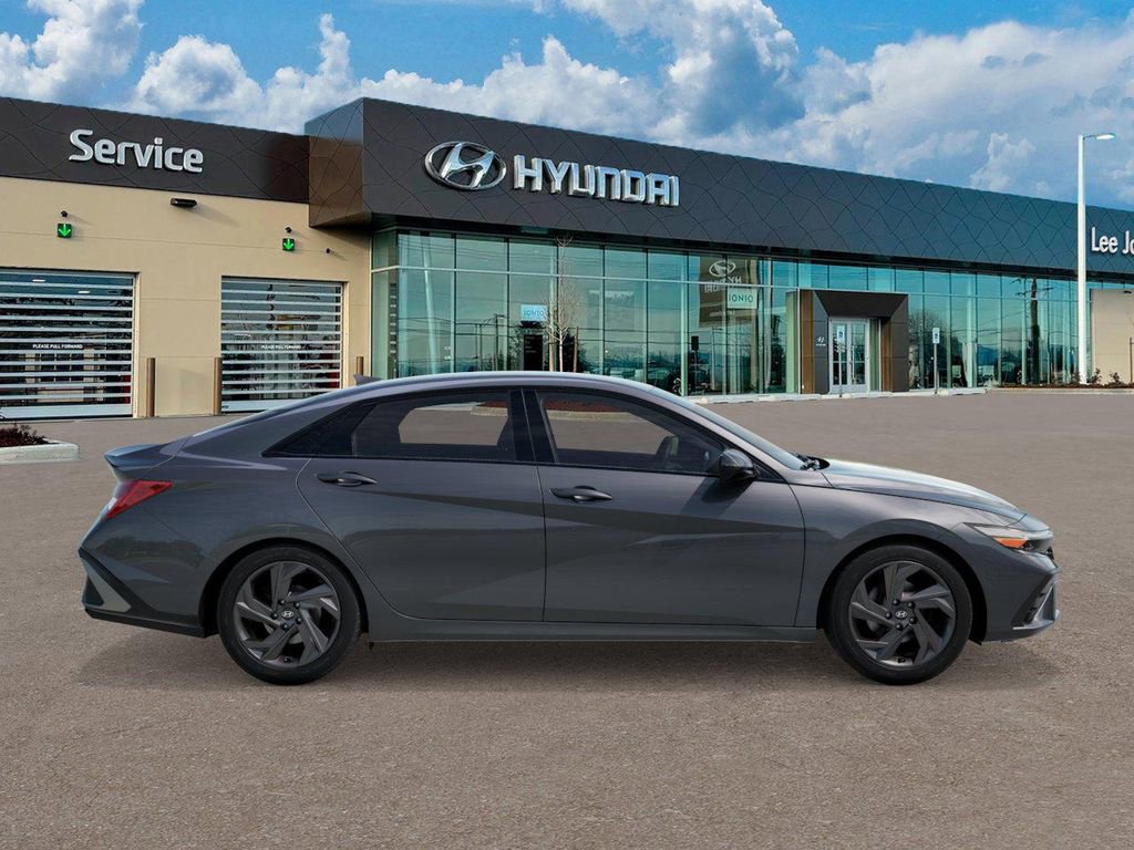 New 2026 Hyundai Elantra Sport image 7