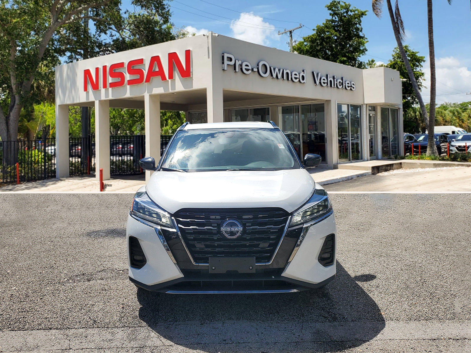 Certified 2023 Nissan Kicks SR image 2