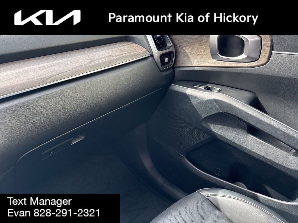 Used 2022 Kia Sorento EX image 30