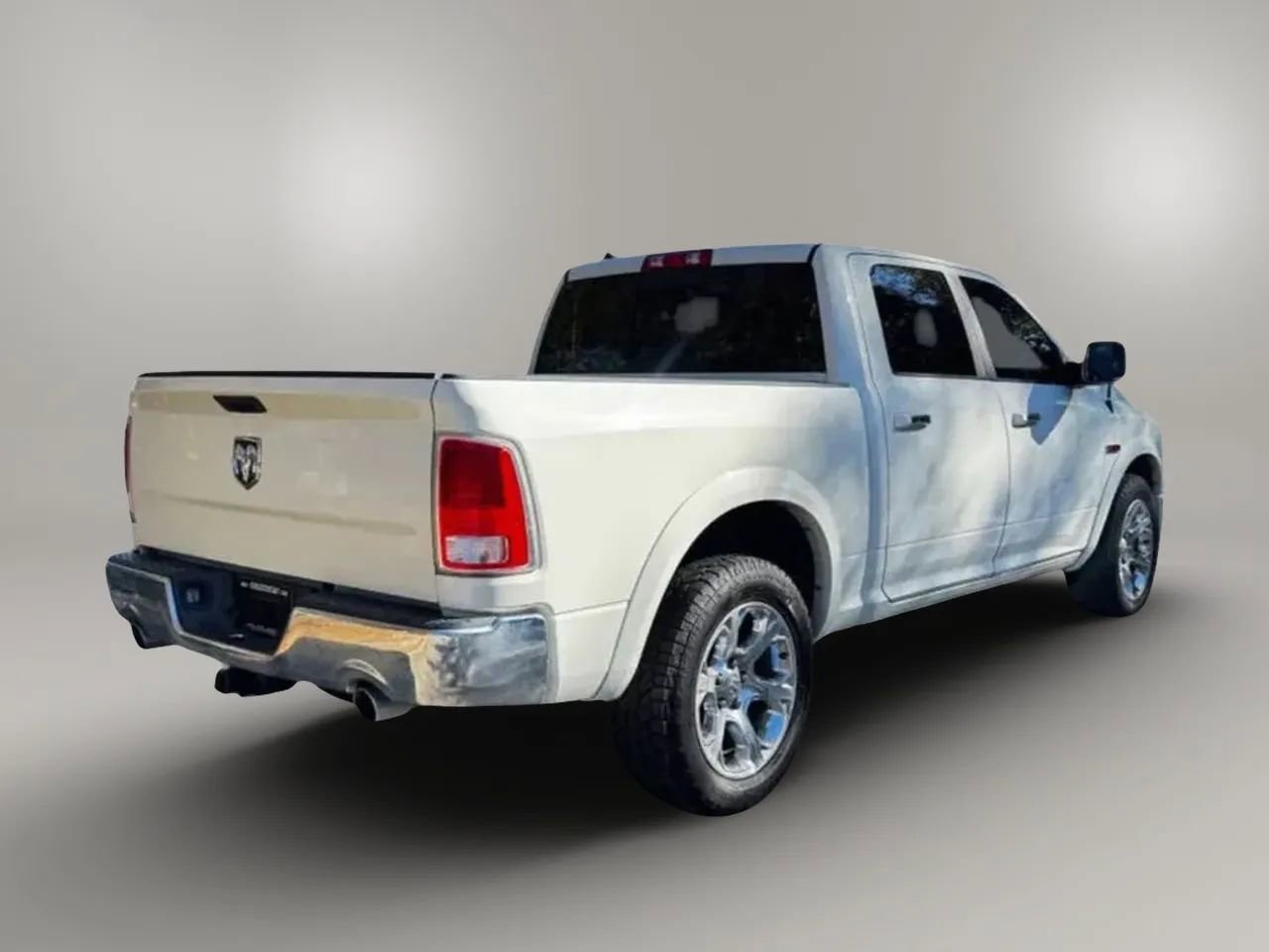 Used 2018 RAM 1500 Laramie AWD/4WD image 8