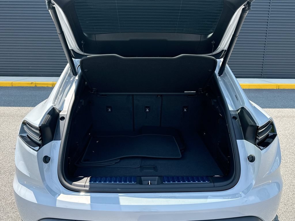 New 2026 Porsche Macan 4 Electric AWD/4WD image 32