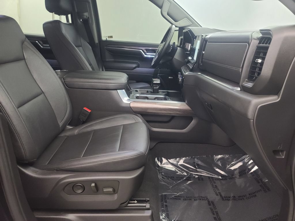 Used 2024 Chevrolet Silverado 1500 LTZ AWD/4WD image 15