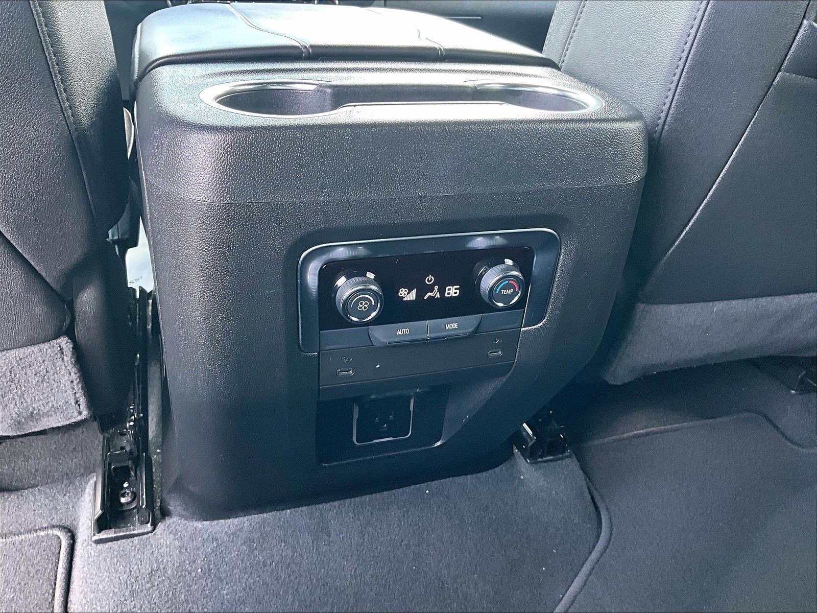 Used 2025 Chevrolet Tahoe LT RWD image 24