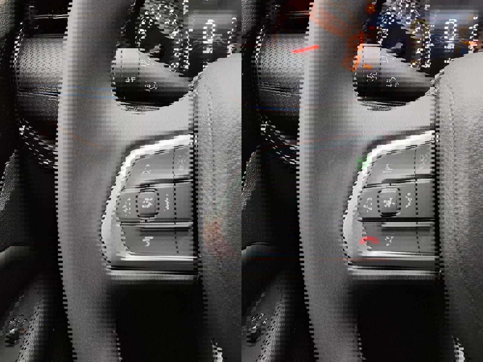 New 2026 Jeep Compass Latitude image 11