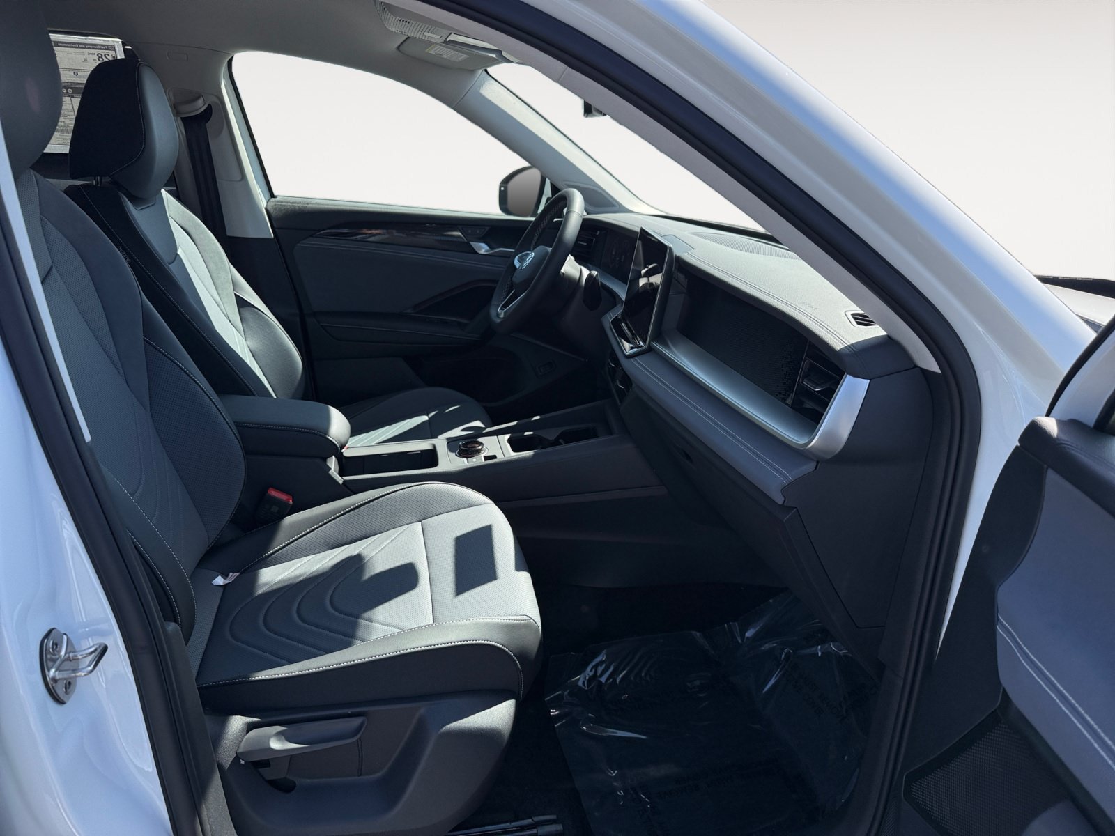 New 2026 Volkswagen Tiguan SE FWD image 19