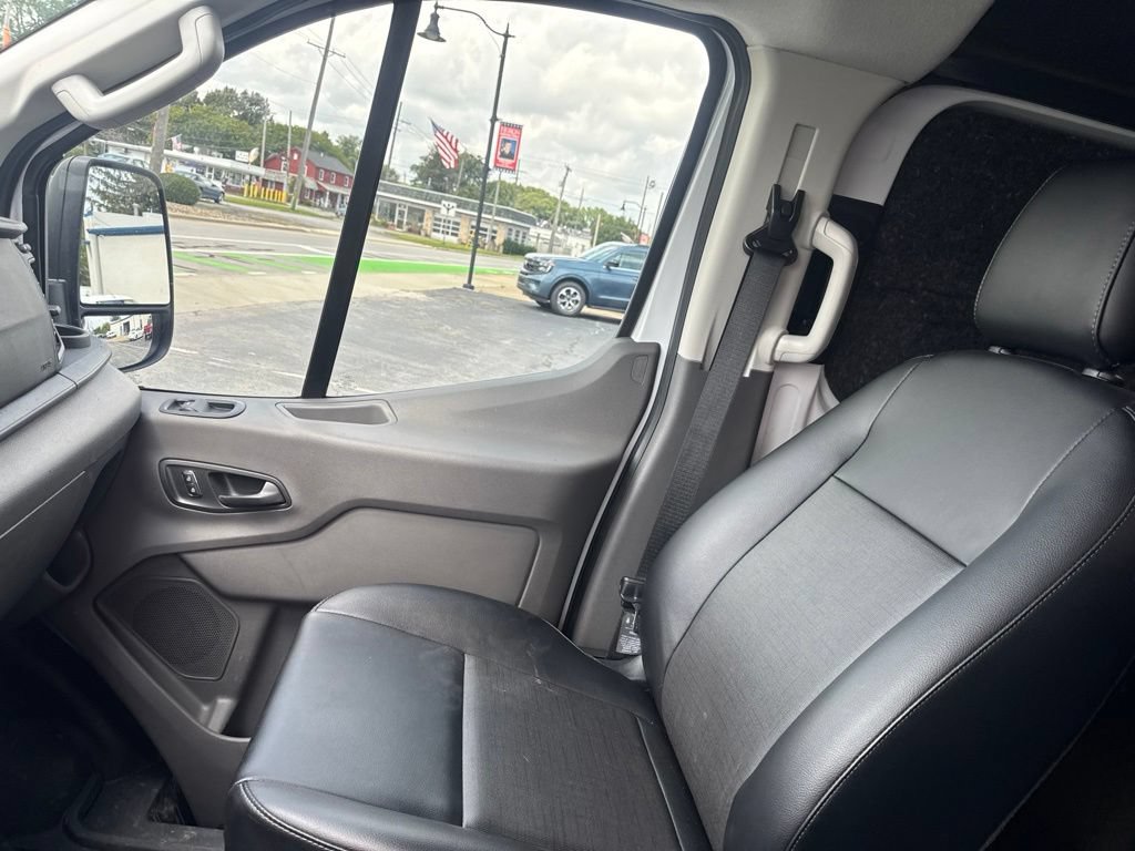 Certified 2025 Ford Transit 350 Low Roof AWD image 25