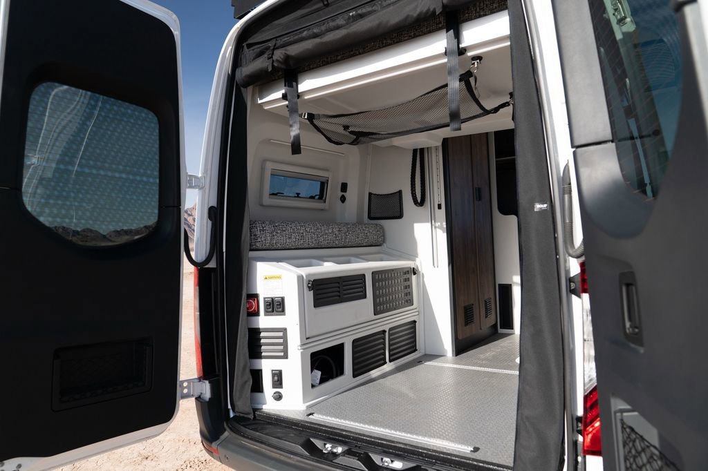 Used 2023 Mercedes-Benz Sprinter 2500 image 14