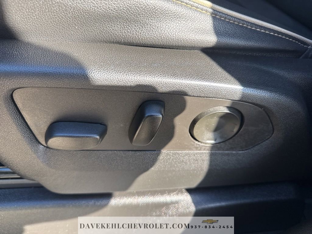 Used 2021 GMC Yukon XL SLT w/ SLT Premium Package image 14