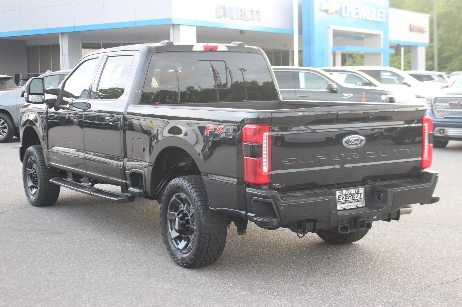 Used 2023 Ford F250 Lariat w/ Sport Appearance Package AWD/4WD image 5