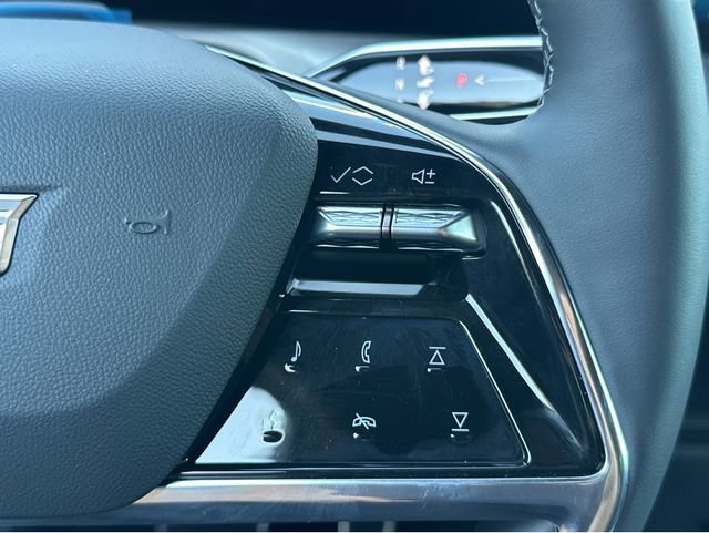 New 2026 Cadillac Vistiq Luxury AWD/4WD image 33