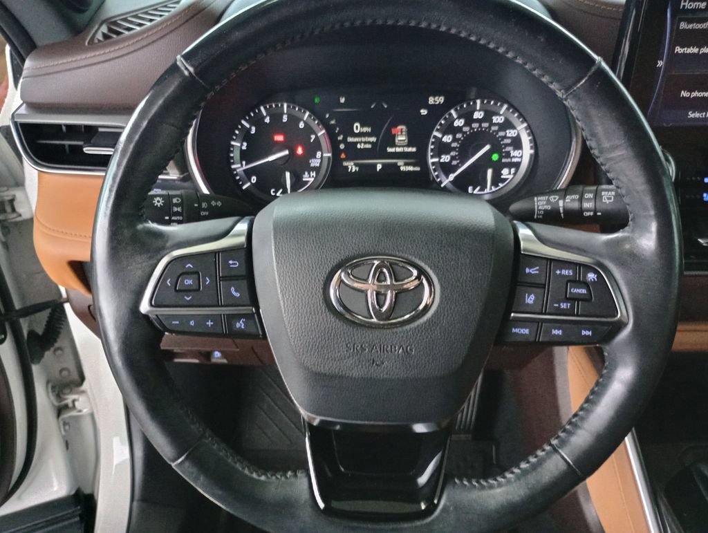Used 2021 Toyota Highlander Platinum FWD image 14