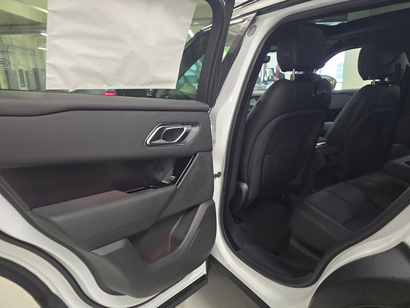 New 2026 Land Rover Range Rover Velar Dynamic SE image 15