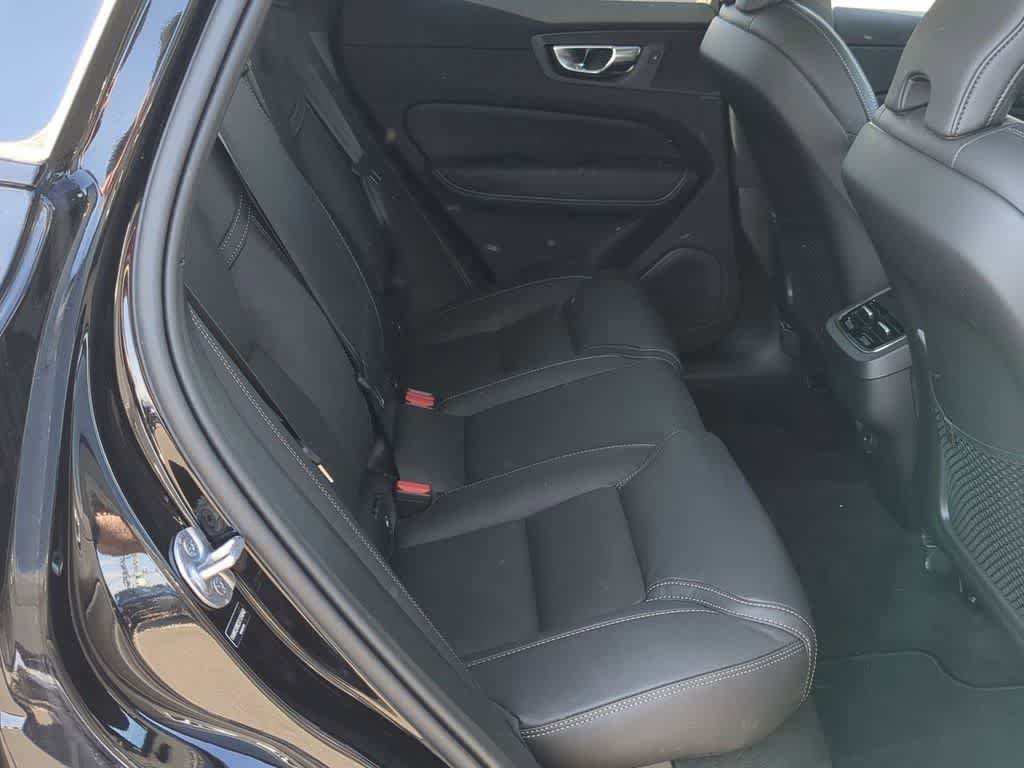 Used 2025 Volvo XC60 B5 Ultra AWD/4WD image 19