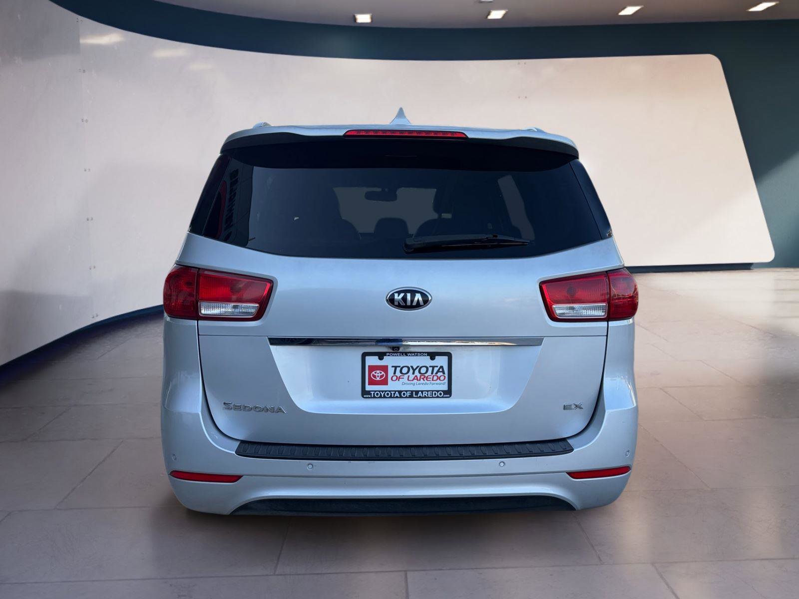 Used 2018 Kia Sedona EX image 4