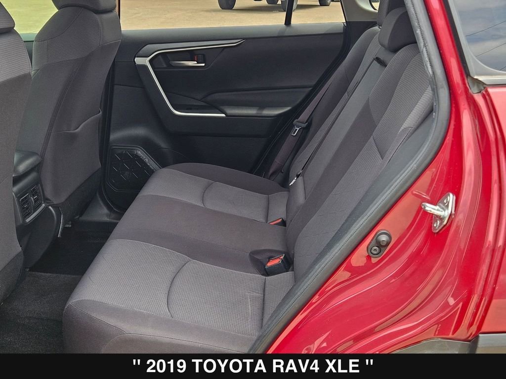 Used 2019 Toyota RAV4 XLE FWD image 17