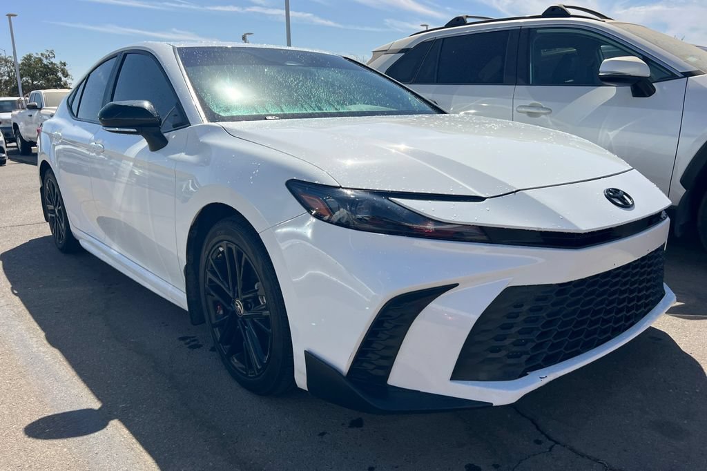 Used 2025 Toyota Camry SE FWD image 2