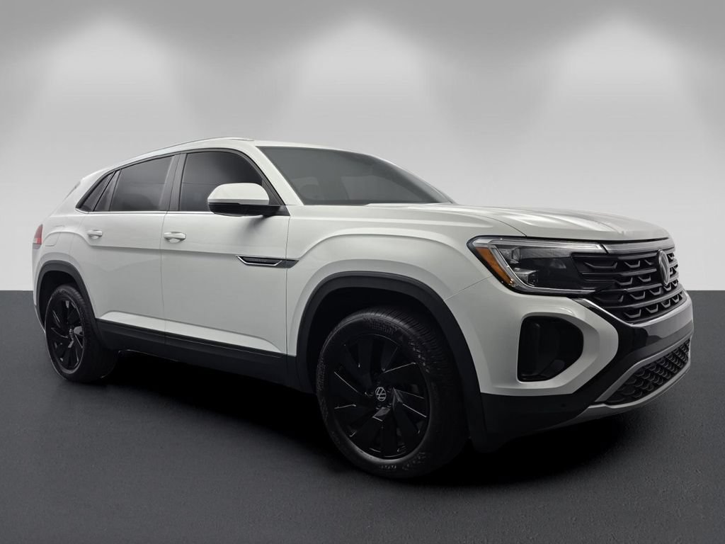 Used 2024 Volkswagen Atlas Cross Sport SE FWD image 1