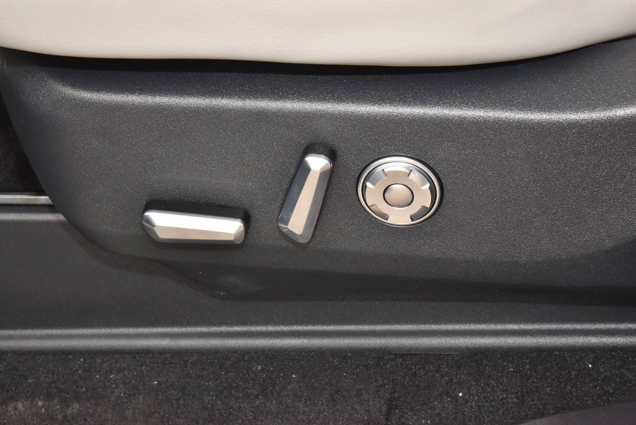 New 2026 Lincoln Navigator Reserve w/ Jet Appearance Package AWD/4WD image 38
