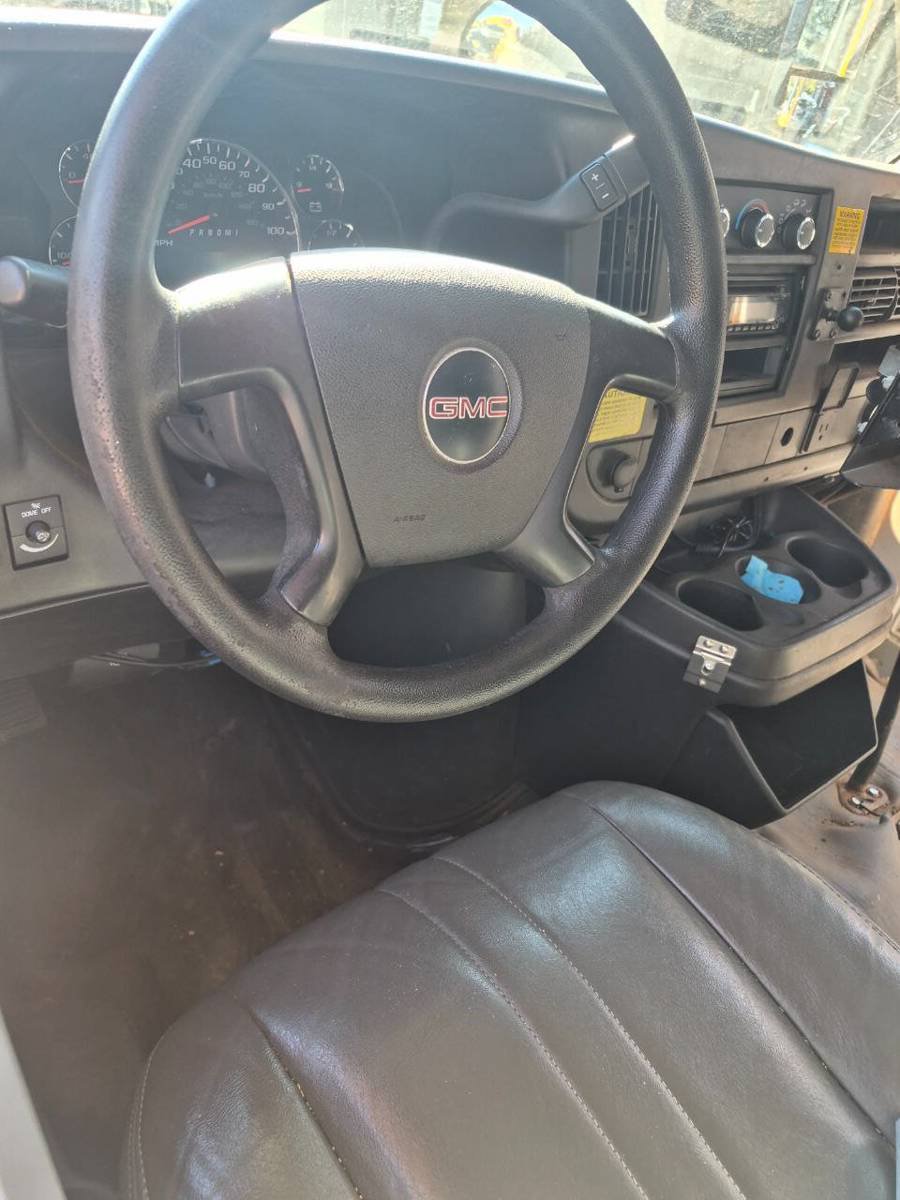Used 2016 GMC Savana 3500 RWD image 7