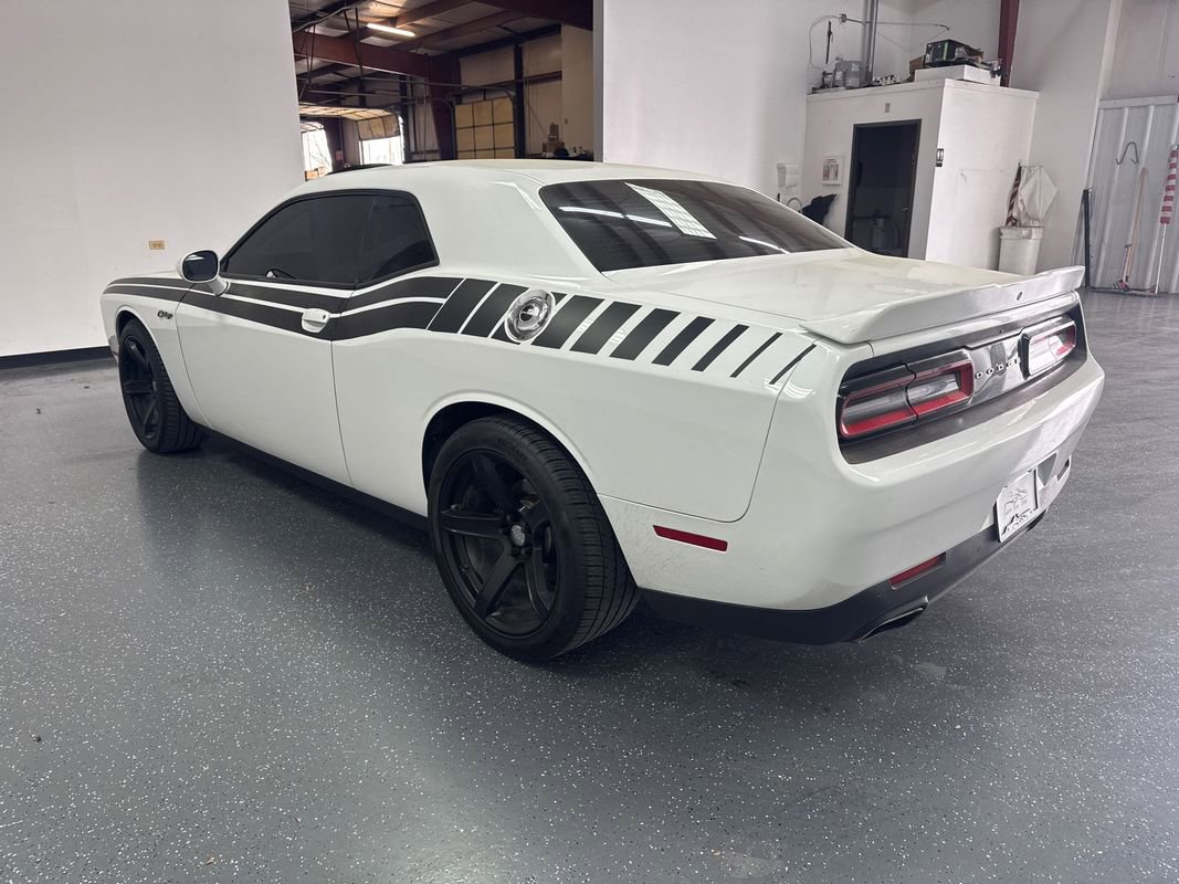 Used 2016 Dodge Challenger SXT w/ Driver Convenience Group image 6