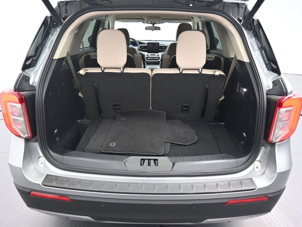 Used 2024 Ford Explorer XLT w/ Equipment Group 202A image 16