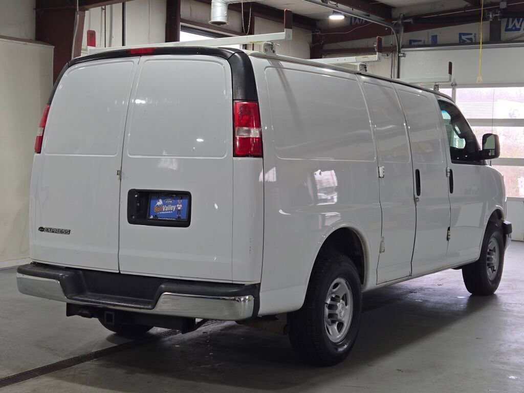 Used 2017 Chevrolet Express 3500 image 15