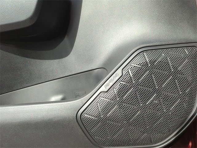 Used 2022 Toyota RAV4 LE image 26