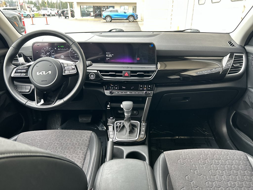 Certified 2025 Kia Seltos X-Line AWD/4WD image 16