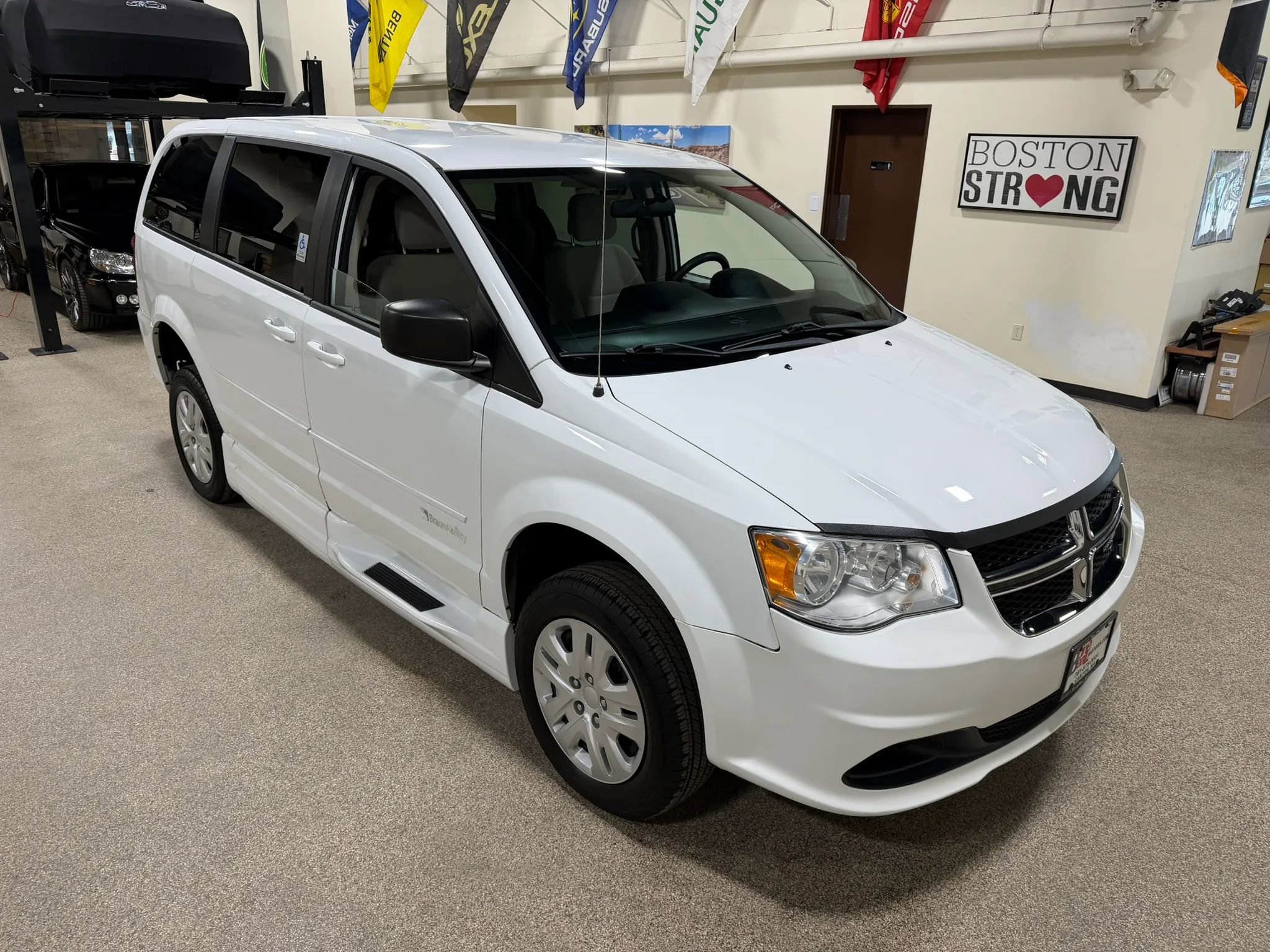 Used 2015 Dodge Grand Caravan SE w/ Quick Order Package 29E SE FWD image 5