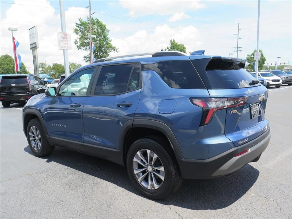 Used 2025 Chevrolet Equinox LT w/ Convenience Package II FWD image 5