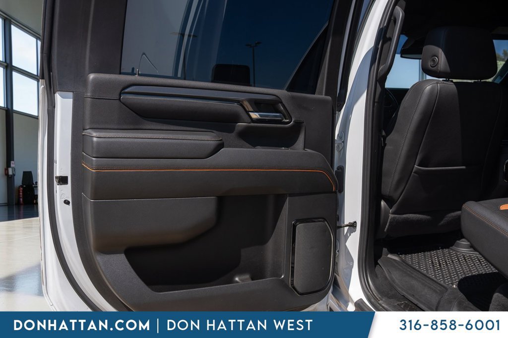 Used 2024 GMC Sierra 2500 AT4 AWD/4WD image 17
