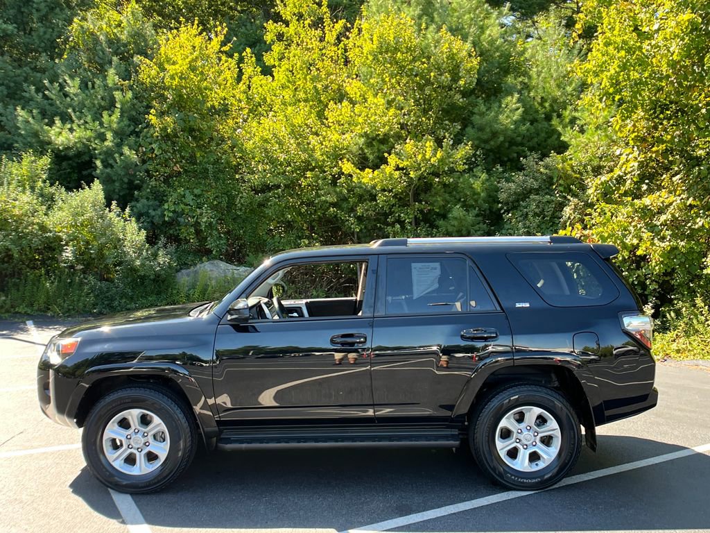 Used 2024 Toyota 4Runner SR5 image 2