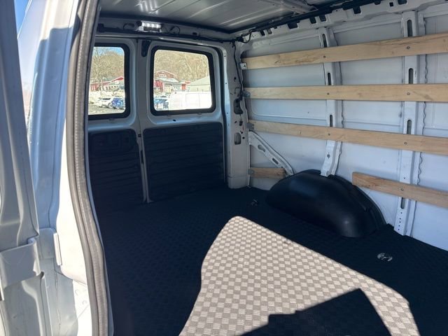 Used 2024 Chevrolet Express 2500 w/ Driver Convenience Package image 18