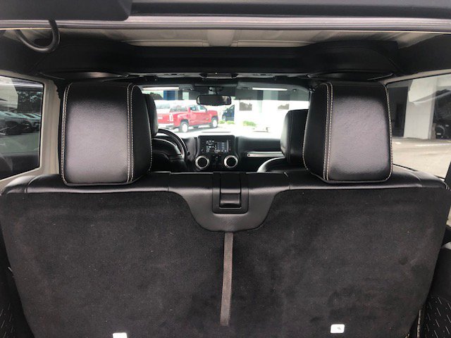 Used 2015 Jeep Wrangler Sport image 14