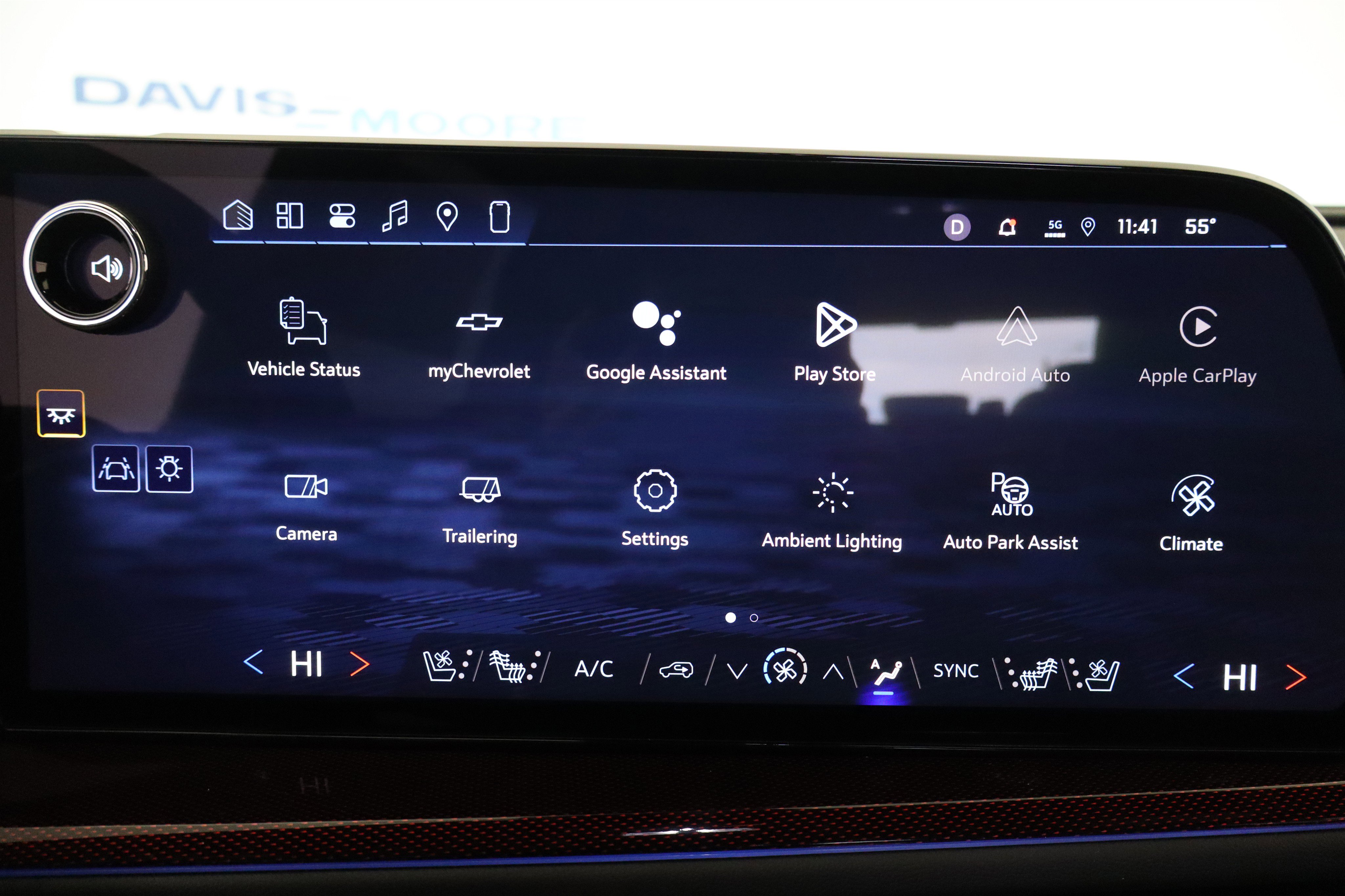 New 2026 Chevrolet Traverse RS w/ LPO, Floor Liner Package FWD image 24