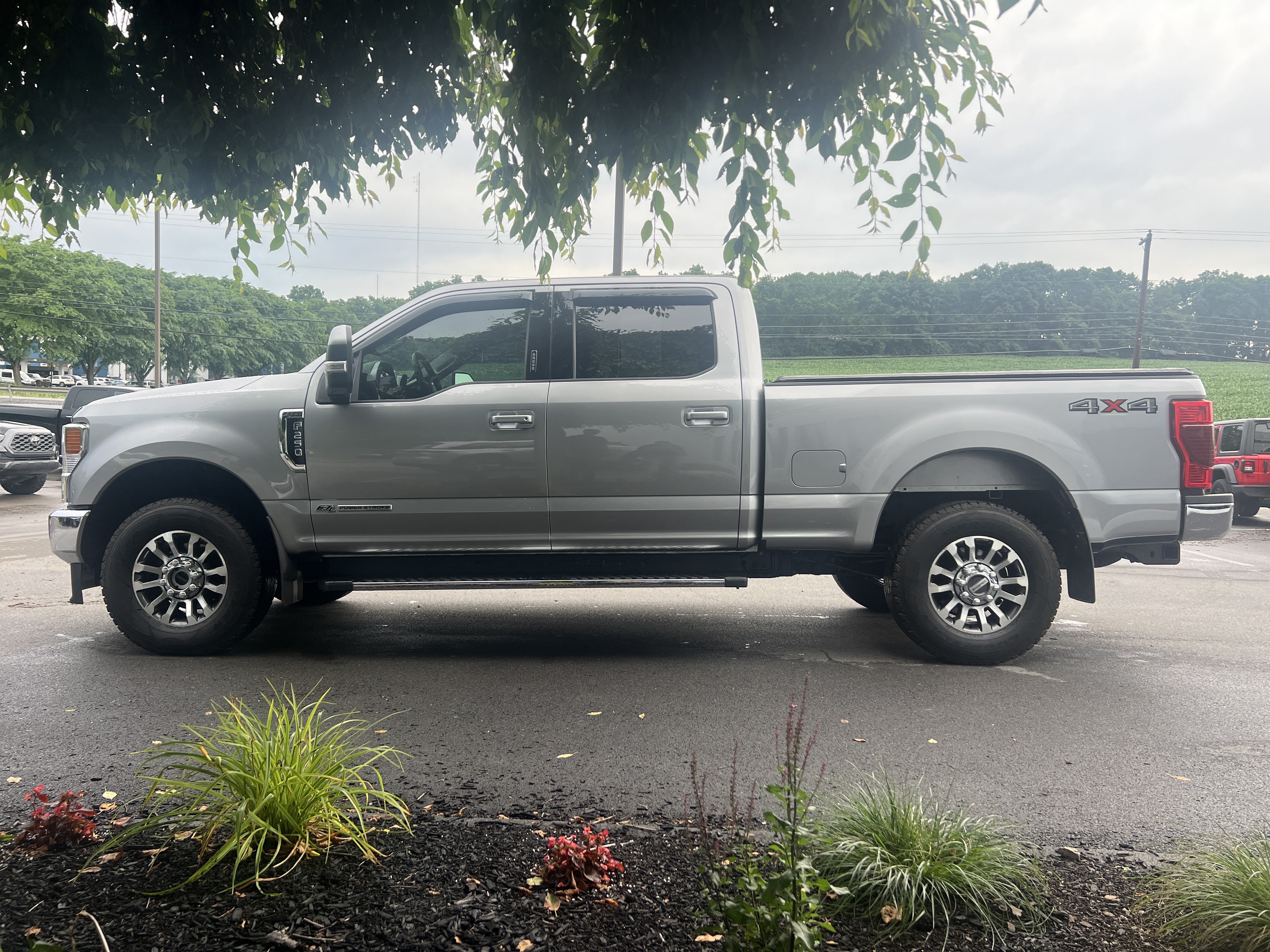 Used 2020 Ford F250 Lariat w/ Lariat Value Package AWD/4WD image 2
