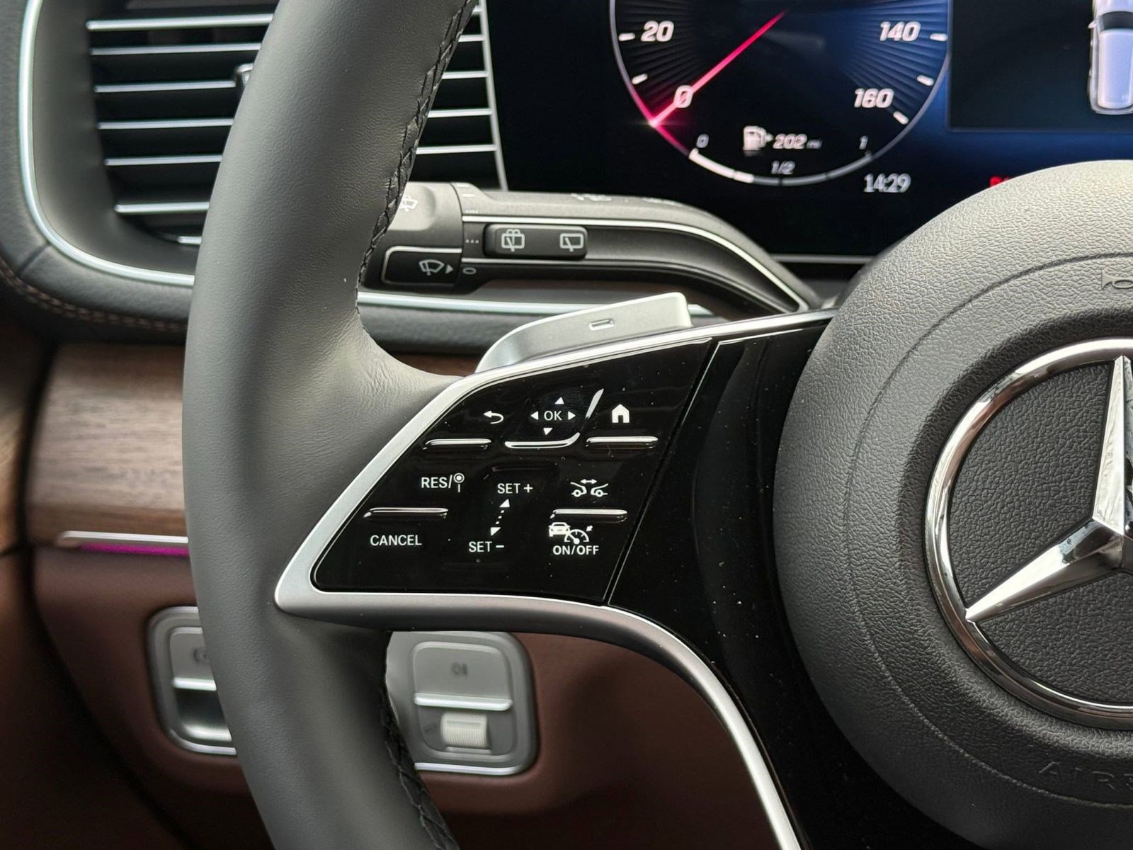 New 2026 Mercedes-Benz GLS 450 4MATIC image 18