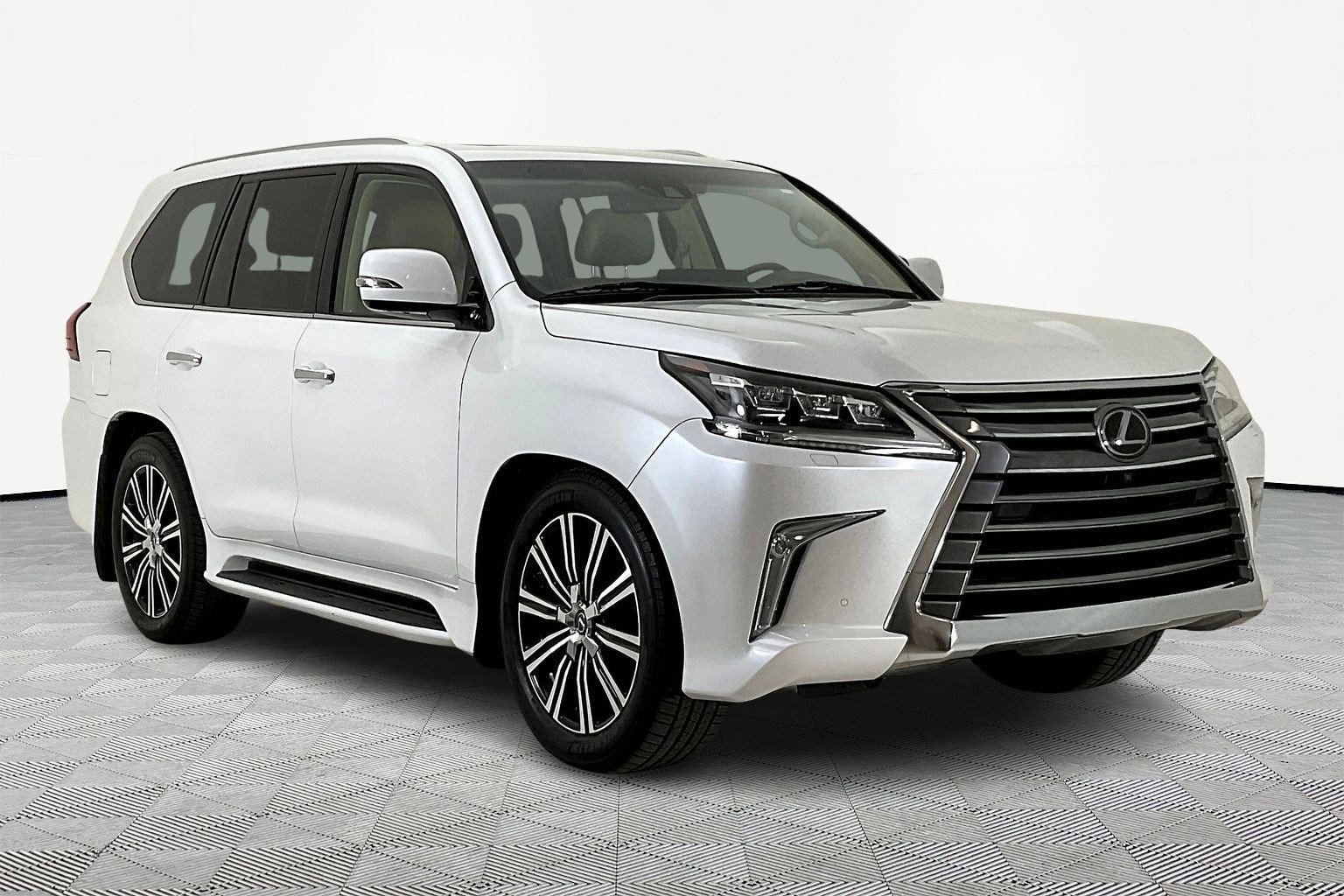 Used 2019 Lexus LX 570 4WD w/ Luxury Package image 3