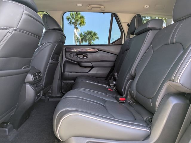 Used 2025 Honda Pilot Elite image 15