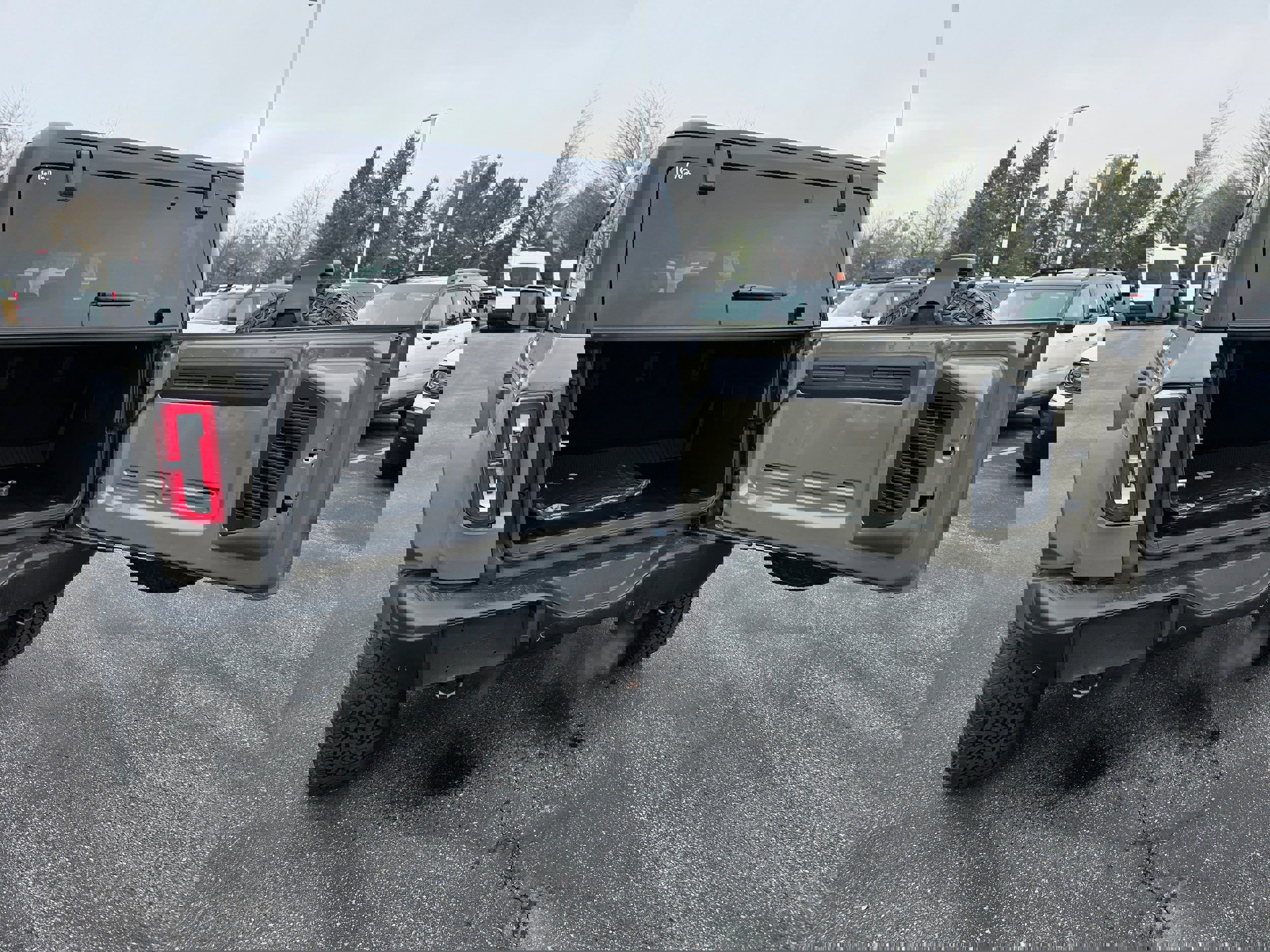 New 2025 Ford Bronco Badlands image 16