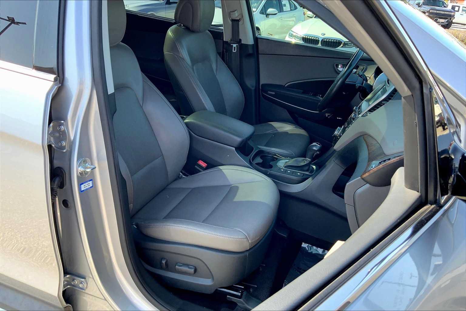 Used 2017 Hyundai Santa Fe Limited AWD/4WD image 9