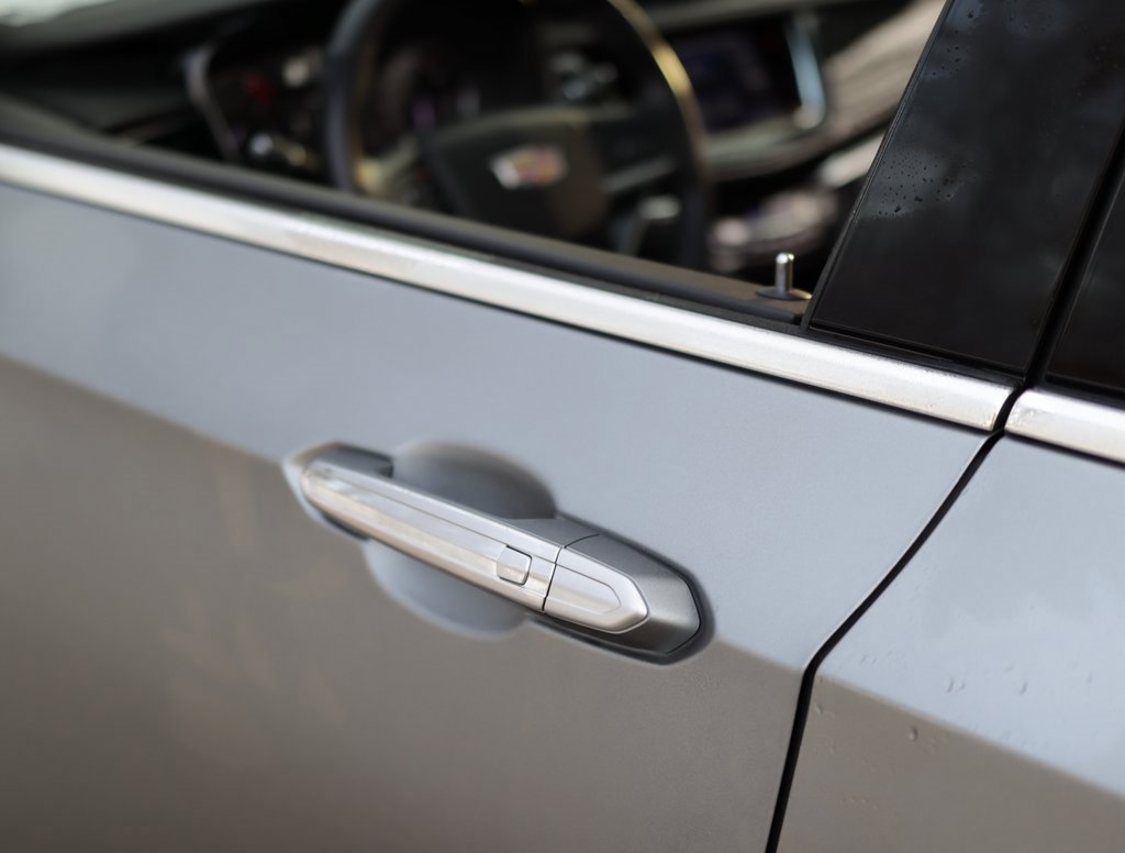 Used 2025 Cadillac XT6 Premium Luxury image 41