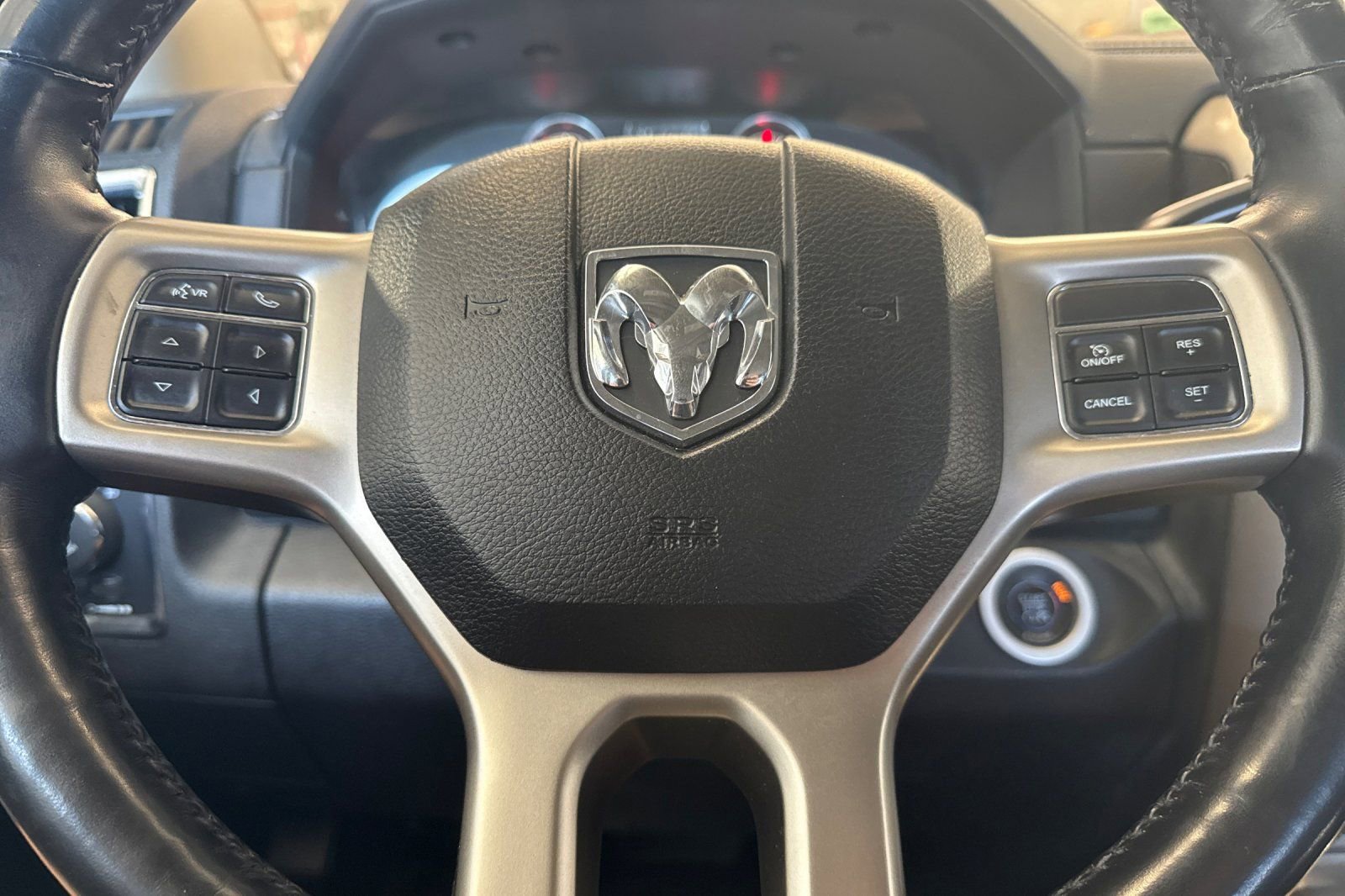 Used 2014 RAM 3500 Laramie RWD image 24