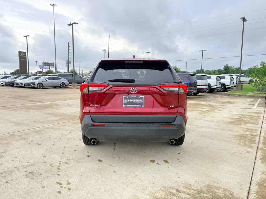 Used 2022 Toyota RAV4 LE FWD image 6