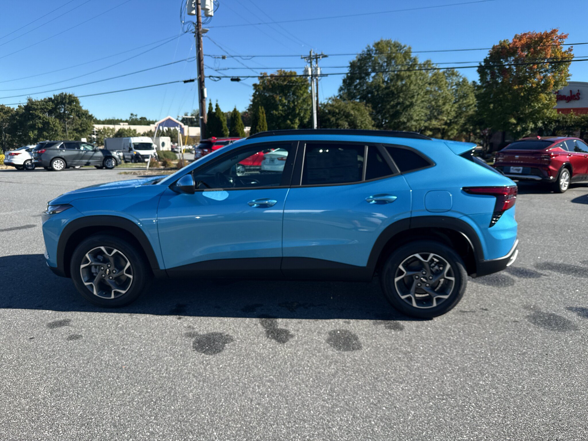 New 2026 Chevrolet Trax LT w/ Sunroof Package FWD image 3