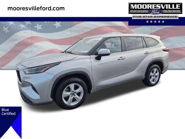 Used 2024 Toyota Highlander LE FWD image 1