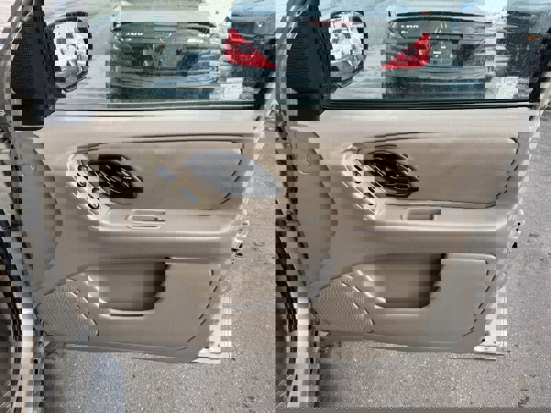 Used 2001 Ford Escape XLT image 24